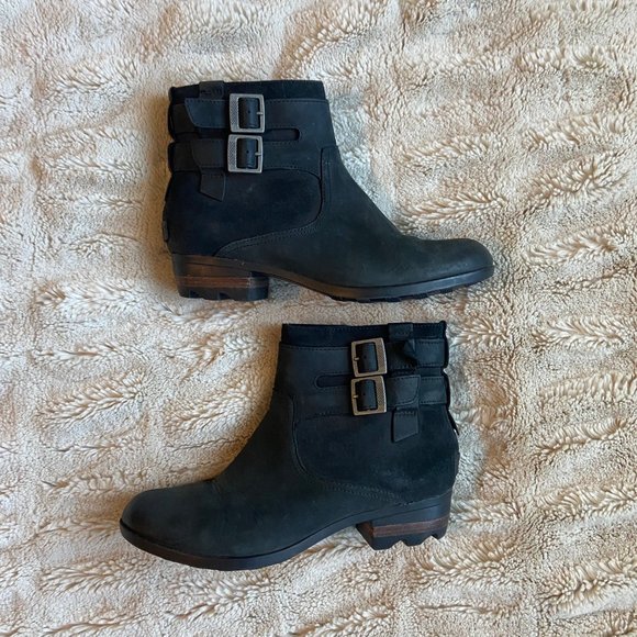 Sorel Shoes - Women's Sorel Black with Side Buckle Booties